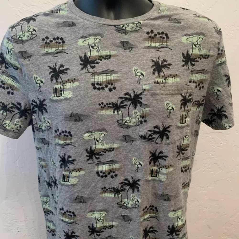 Dip Gray Hawaiian Floral Pocket T Shirt Size M